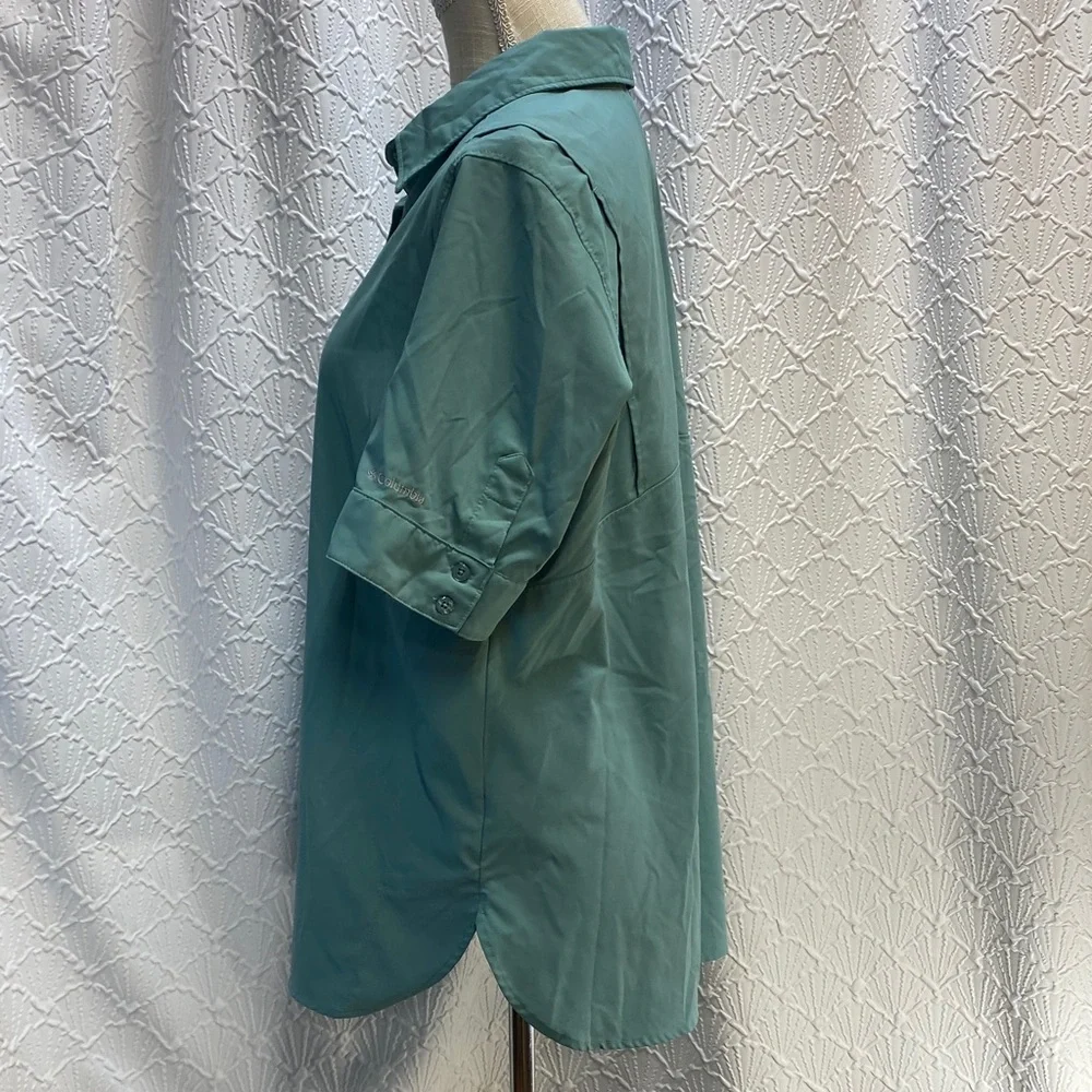 Columbia size‎ large Women's Teal lightweight Button Down Shirt fishing outdoors - Picture 4 of 9